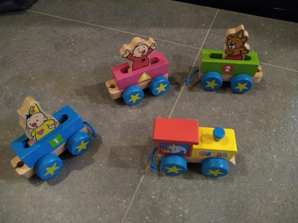 Houten trein Bumba, Kinderen en Baby's, Ophalen of Verzenden, Zo goed als nieuw, Duw- of Trekspeelgoed