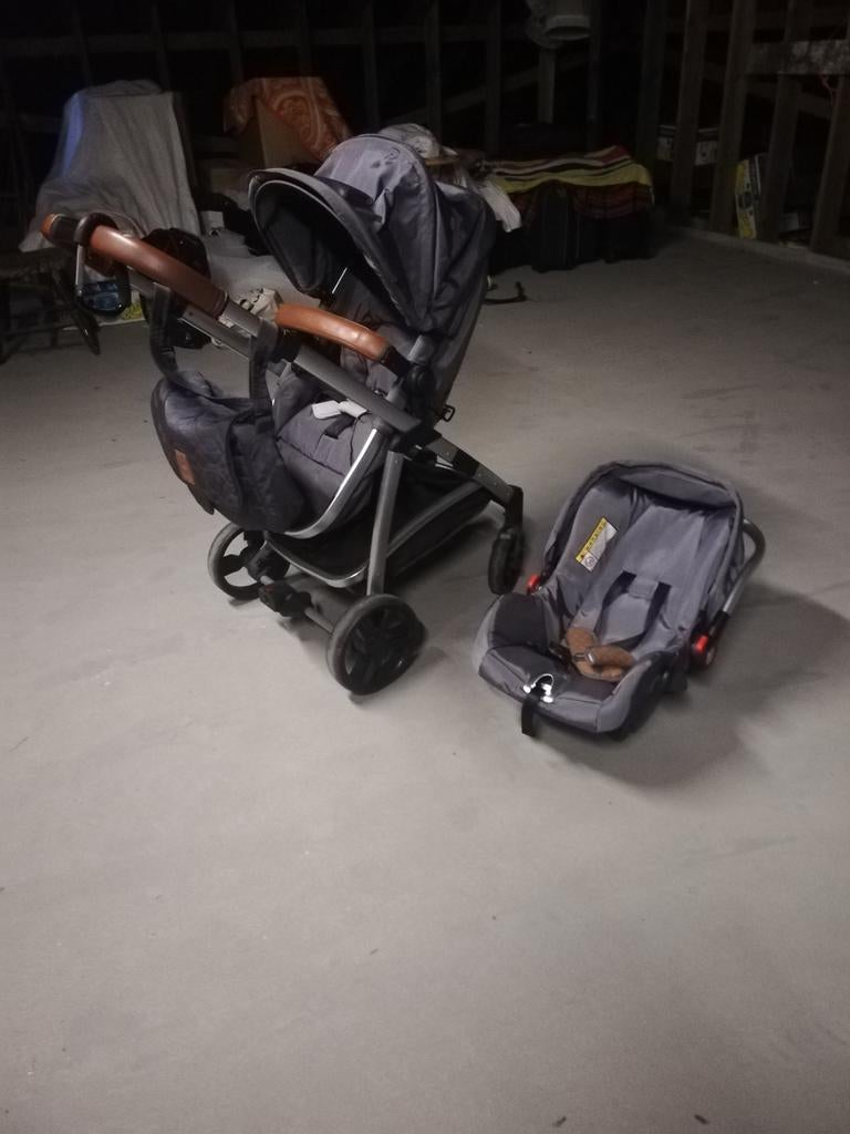 Born Lucky baby cab, Kinderen en Baby's, Zo goed als nieuw, Met autostoeltje, Ophalen, Kinderwagen