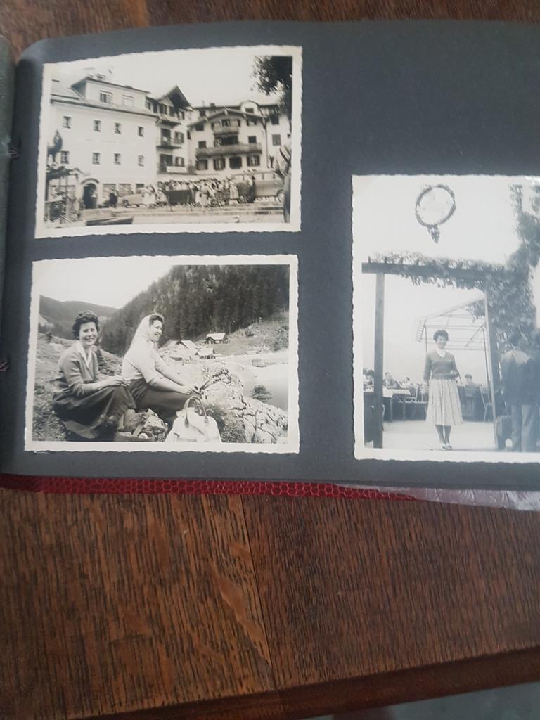 Vieilles photos dans l'album, Collections, Enlèvement, Photo