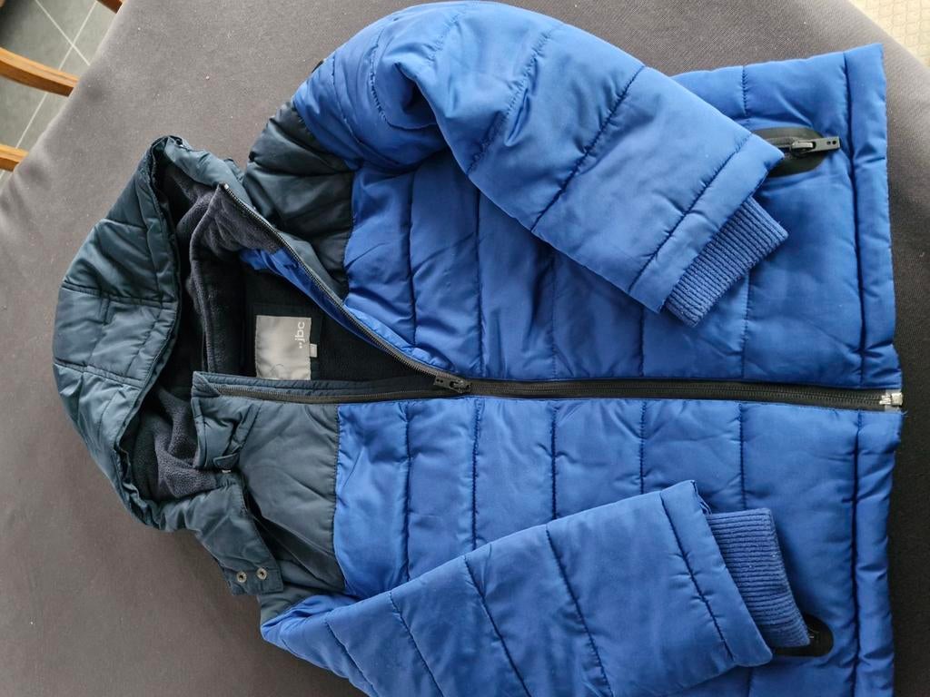 Winterjas met kap, nieuwstaat, JBC, maat 134, Ophalen of Verzenden, Zo goed als nieuw