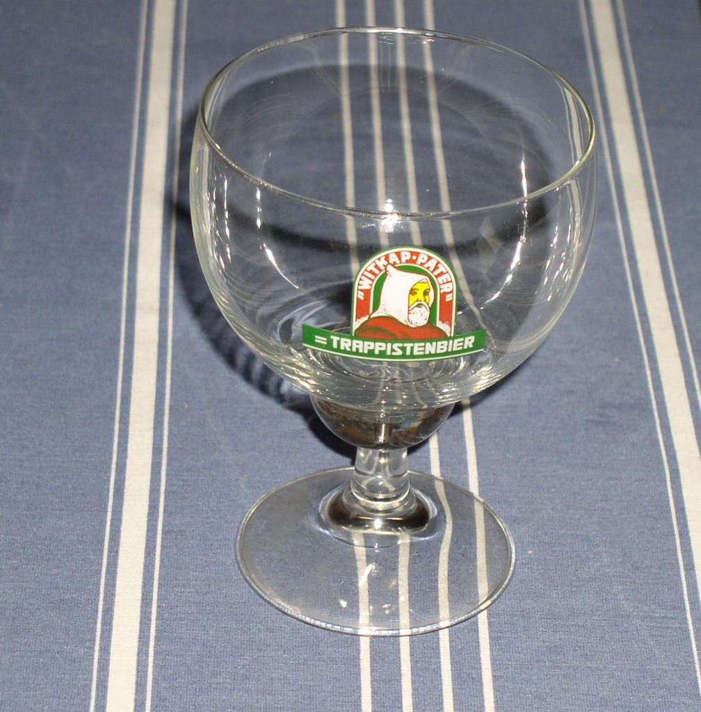 Bierglas op voet Trappistenbier Witkap-Pater Slaghmuylder., Verzamelen, Ophalen of Verzenden, Gebruikt, Glas of Glazen, Overige merken