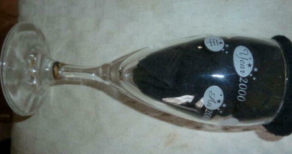 # champagne glas ' Jaar 2000 ' millenium glas, Verzamelen, Glas en Drinkglazen, Ophalen of Verzenden, Gebruikt, Overige typen
