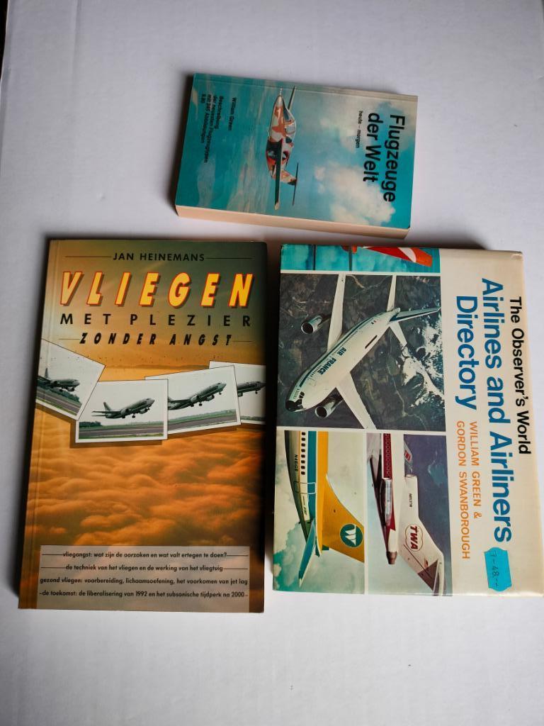 3 Boeken over vliegtuigen, Ophalen of Verzenden, Gelezen, Vliegtuig