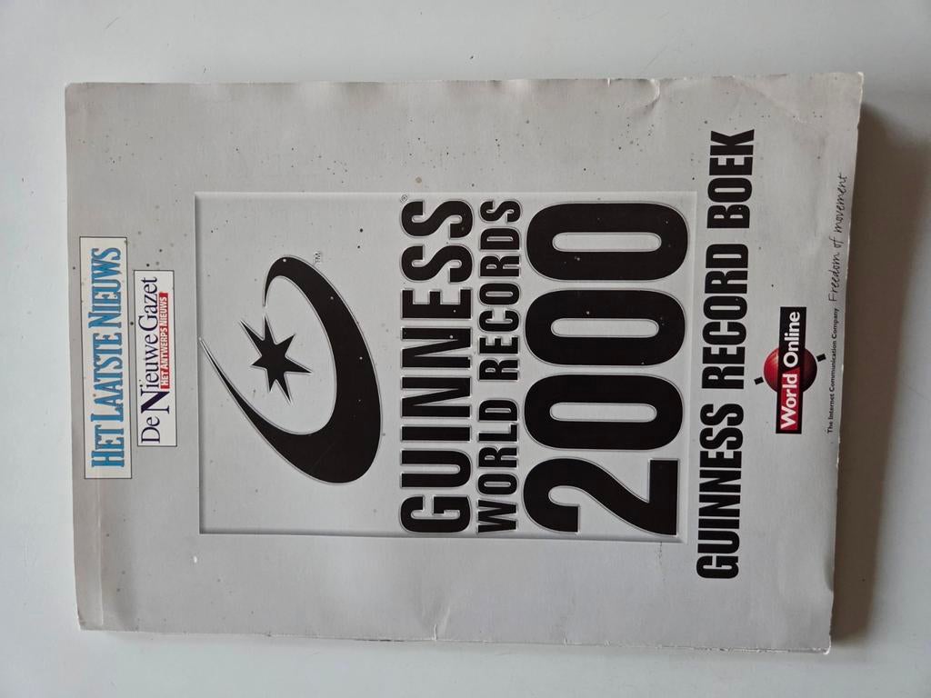 Verzamelmap Guiness Records 2000, Boeken, Geschiedenis | Wereld, Ophalen of Verzenden, Zo goed als nieuw