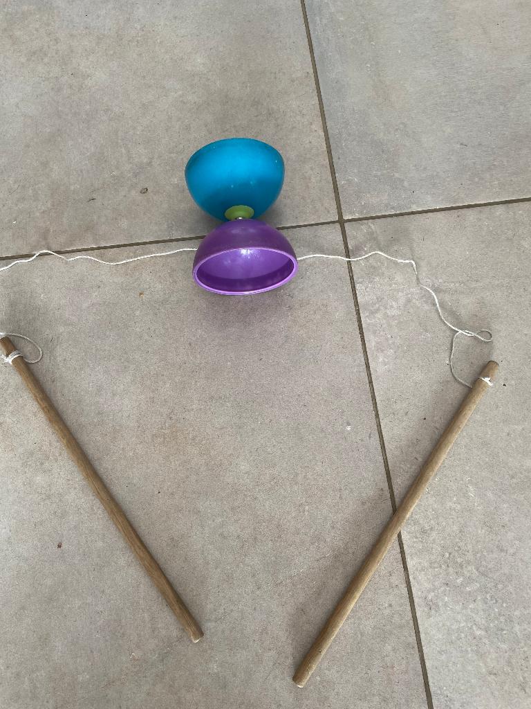 grote diabolo met stokjes, Ophalen of Verzenden, Zo goed als nieuw
