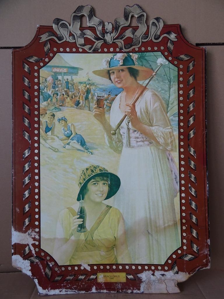 Panneau d'affichage vintage Coca Cola Beach Girls 1918, Enlèvement ou Envoi, Utilisé, Panneau publicitaire