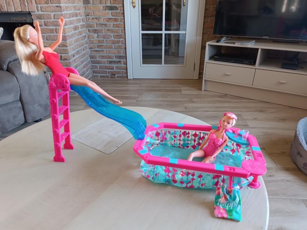 Barbiebad met waterglijbaan, Ophalen of Verzenden, Gebruikt, Barbie
