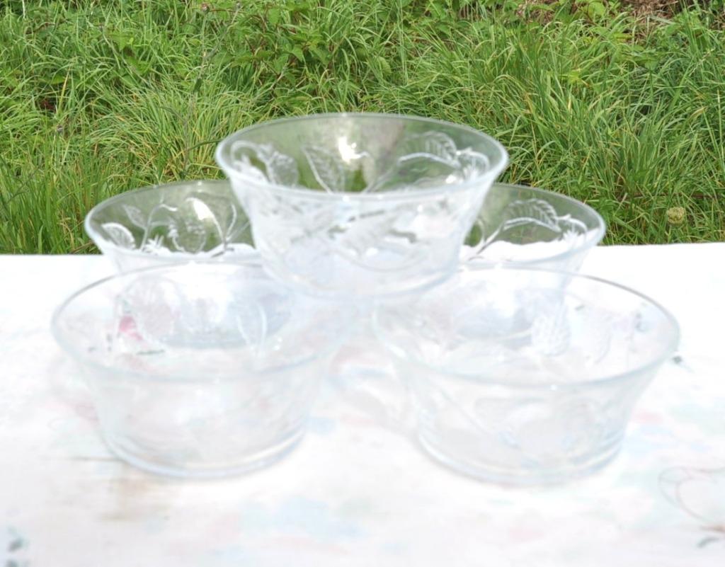 5 raviers en verre décor framboise, Enlèvement ou Envoi, Comme neuf, Verre, Autres types