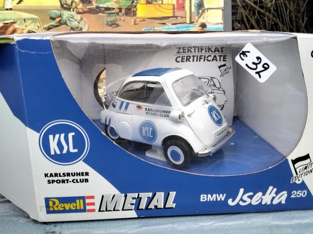 2 bmw isetta van revell 50 EURO VOOR DE 2 SAMEN !!!, Hobby & Loisirs créatifs, Voitures miniatures | 1:18, Enlèvement ou Envoi
