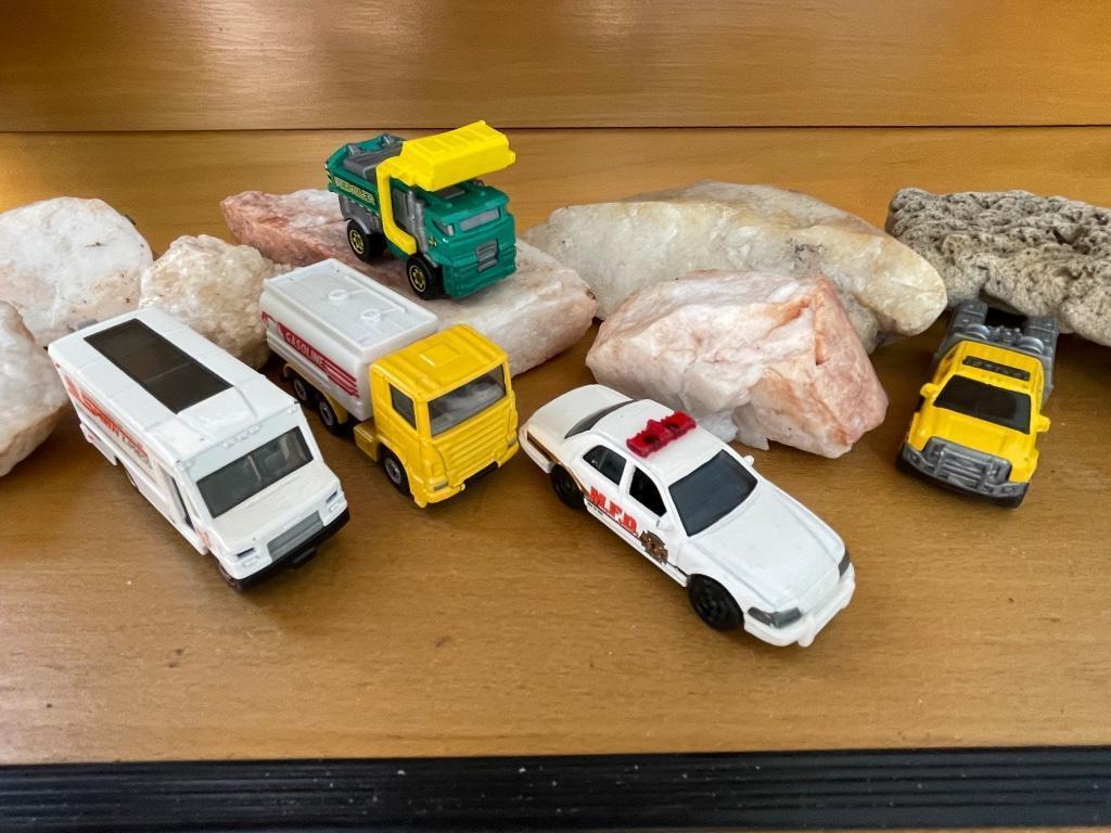 Matchbox (4) en Siku (1) autootjes, Hobby en Vrije tijd, Modelauto's | Overige schalen, Zo goed als nieuw, Overige typen, Ophalen