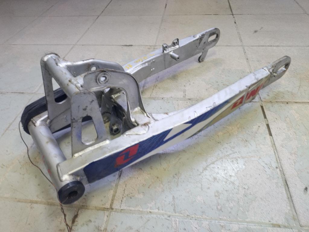 suzuki dr 600 model '85-'89 achterbrug, Motoren, Ophalen of Verzenden, Gebruikt