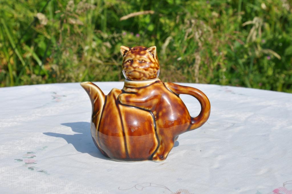 verseuse a sake chat en faience, Antiquités & Art, Antiquités | Céramique & Poterie, Enlèvement ou Envoi