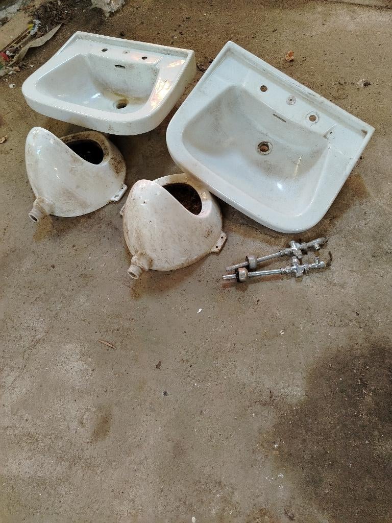 Pompbak, bidet, Ophalen, Zo goed als nieuw