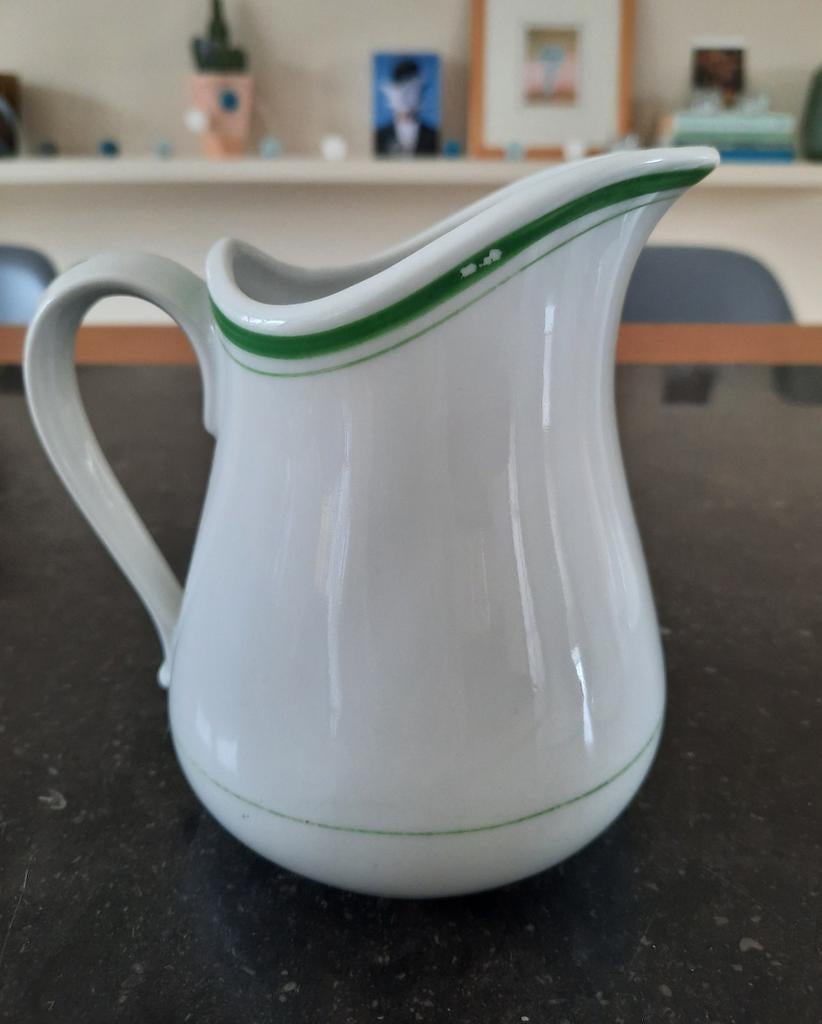 1 pot à lait en porcelaine, Maison & Meubles, Enlèvement ou Envoi, Utilisé, Porcelaine