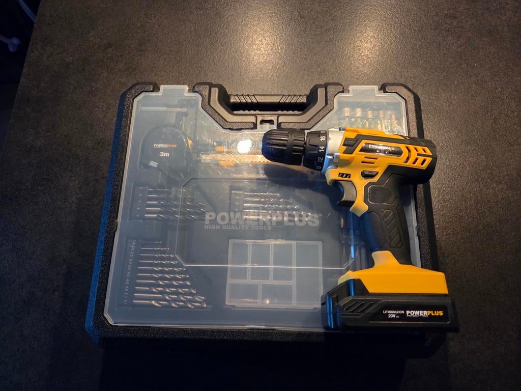 Valise complète Visseuse - Perceuse Powerplus avec 134 acces, Bricolage & Construction, Enlèvement, Perceuse
