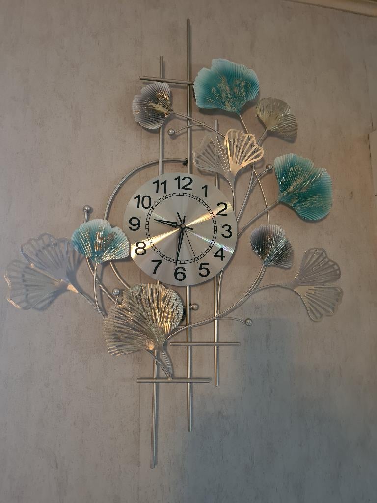decoratieve grote wandklok in metaal, Ophalen, Gebruikt, Wandklok
