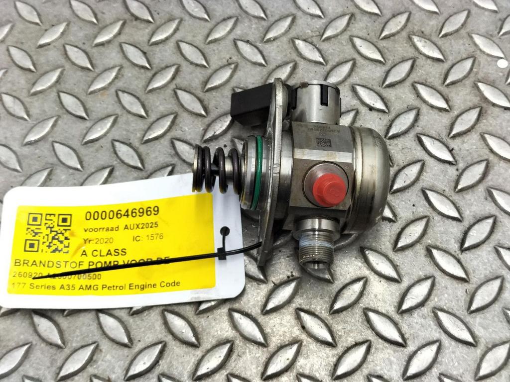 MERCEDES A CLASS BRANDSTOF POMP VOOR DE INJECTOR 2600700500, Enlèvement ou Envoi, Utilisé, Stiba membre