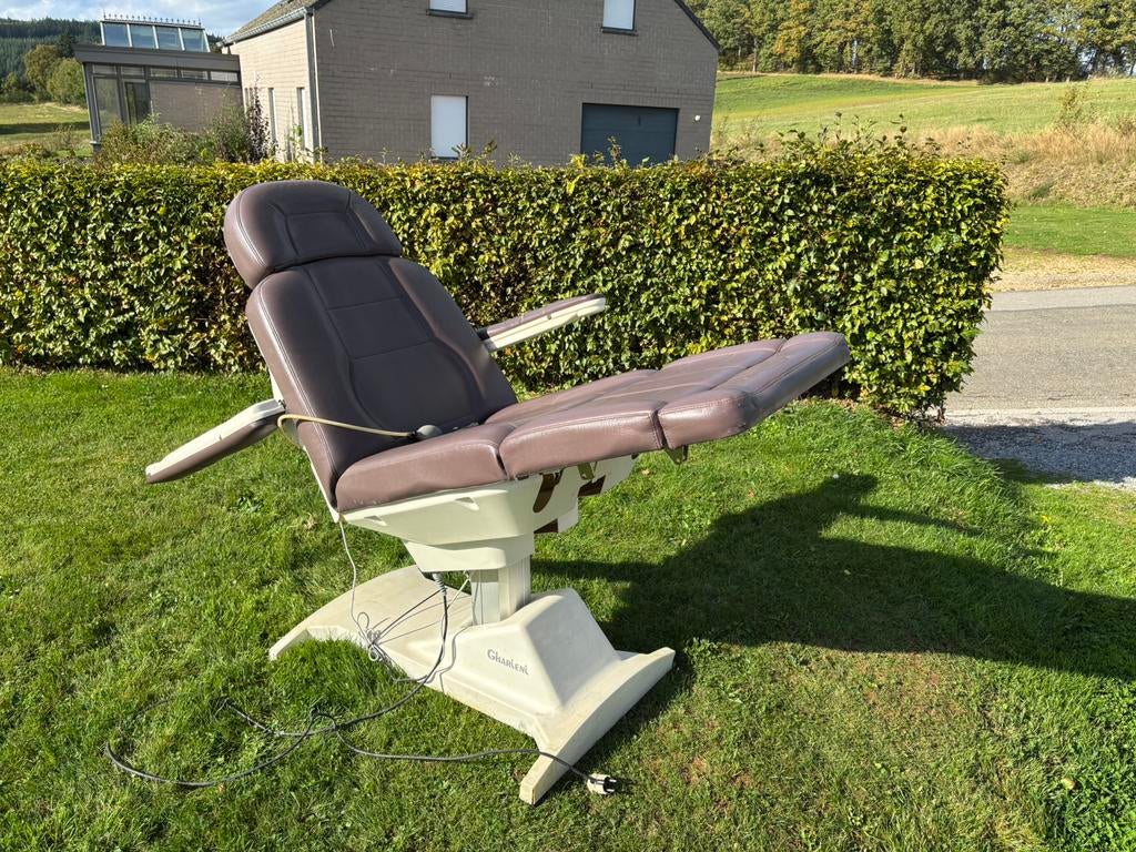 Fauteuil esthétique ou tatouage réglable à plusieurs niveaux, Electroménager, Équipement de Soins personnels, Enlèvement