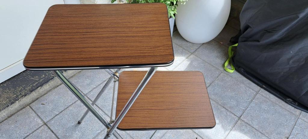 Table de projection avec 2 tablettes "formica" vintage, Ophalen