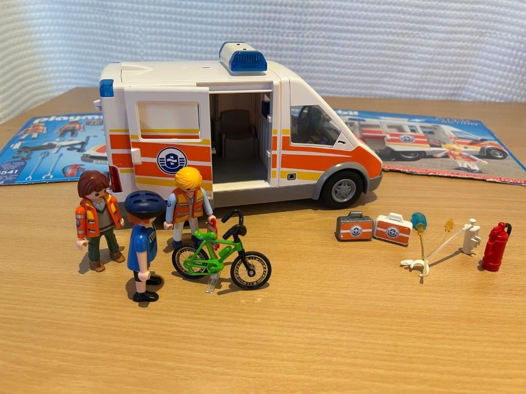 PLAYMOBIL Ziekenwagen met licht en geluid - 6685, Ophalen of Verzenden, Zo goed als nieuw, Complete set