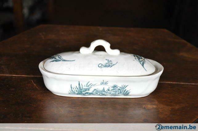 ancienne boite a peigne en faience décor chien, Antiquités & Art, Enlèvement ou Envoi