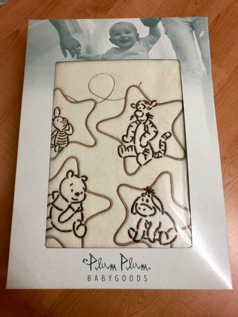Plum Plum Deken voor babybed Winnie The Pooh beige. Nieuw!!, Ophalen of Verzenden, Nieuw, 100 cm of meer, Deken