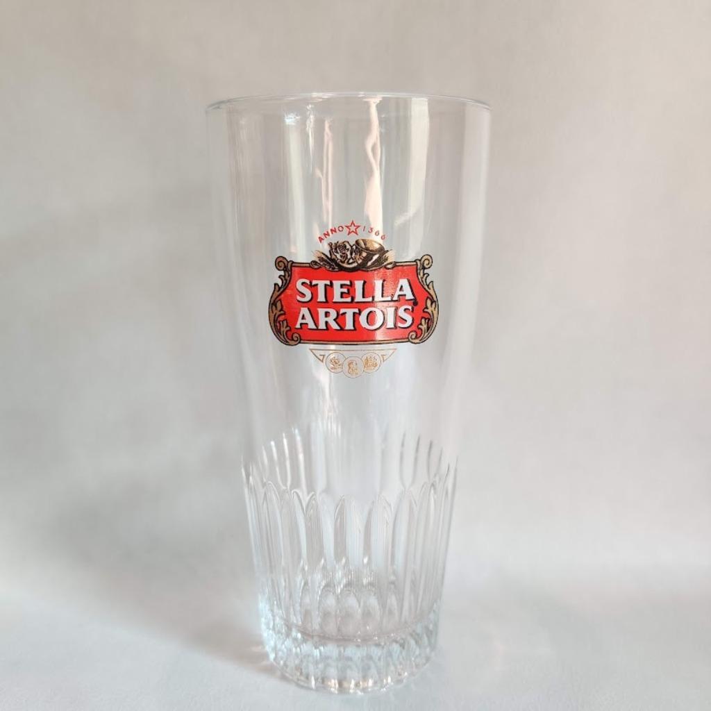 Stella Artois..zwart.. ribbel..1 stuks..GL5, Verzamelen, Biermerken, Ophalen of Verzenden, Stella Artois