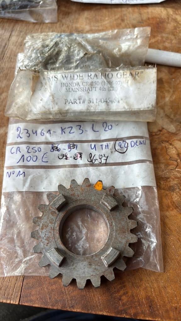 23461-KZ3-L20 Pignons Honda CR, Enlèvement ou Envoi, Neuf