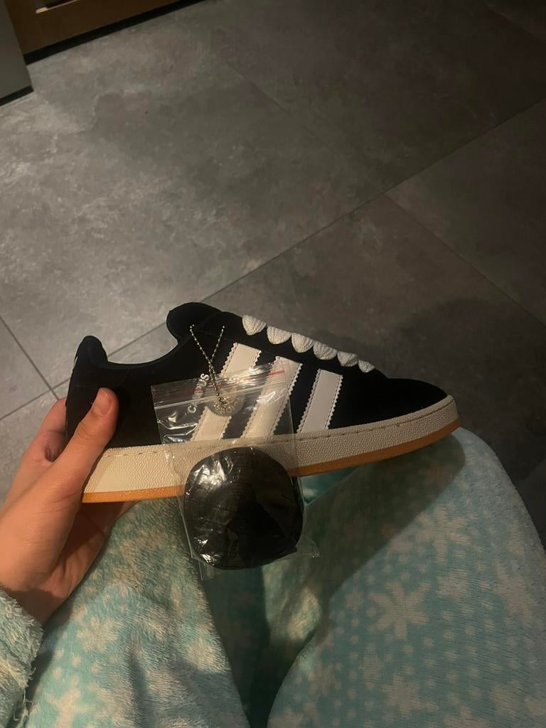 Sneakers Adidas noires - dimensionnellement élégantes - 80€, Vêtements | Hommes, Chaussures, Neuf, Adidas, Baskets, Noir