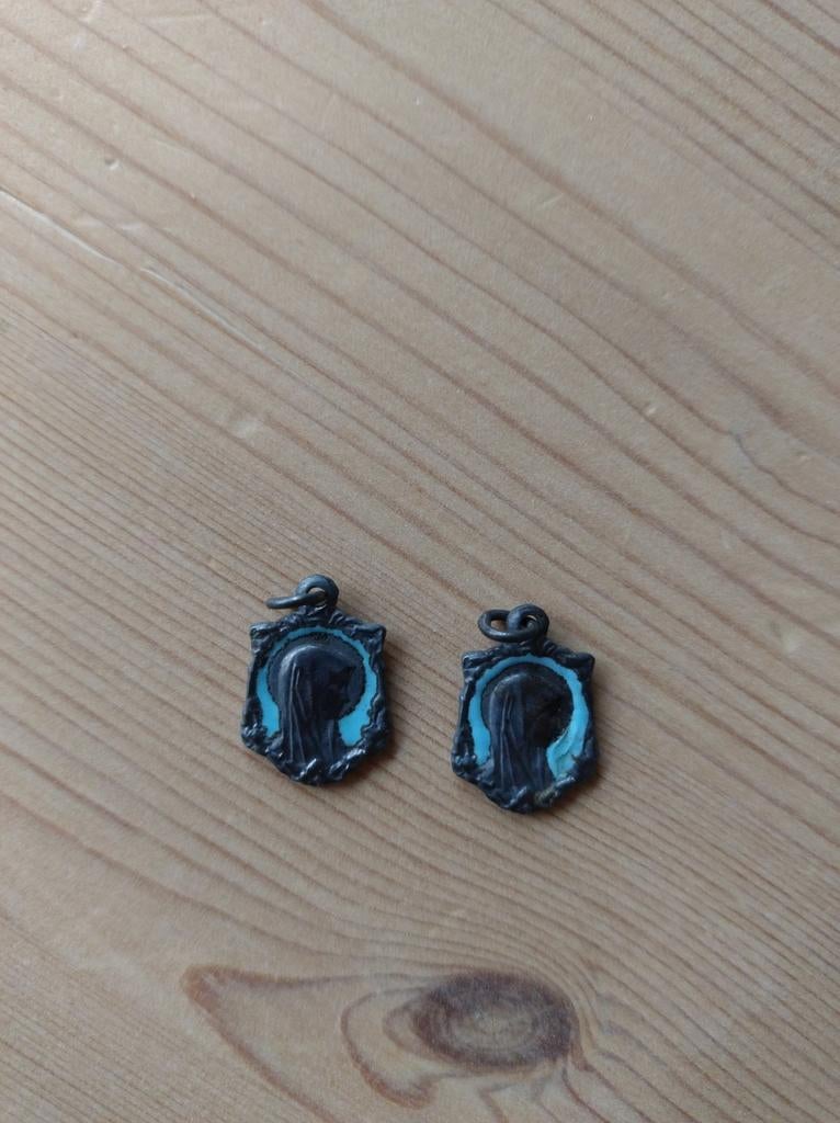 Antieke scapelier, religieuze hanger, zilver 2 stuks, Ophalen of Verzenden, Zilver
