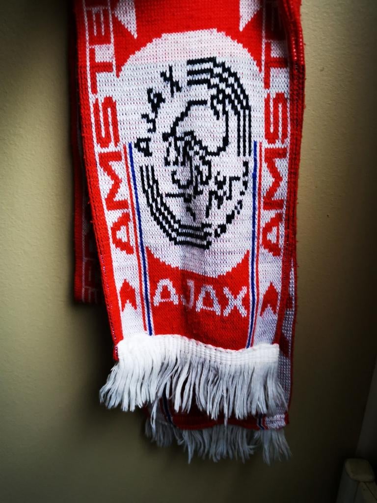 Ajax Amsterdam schaal dubbelzijdig, Verzamelen, Ophalen of Verzenden, Gebruikt, Vaantje of Sjaal
