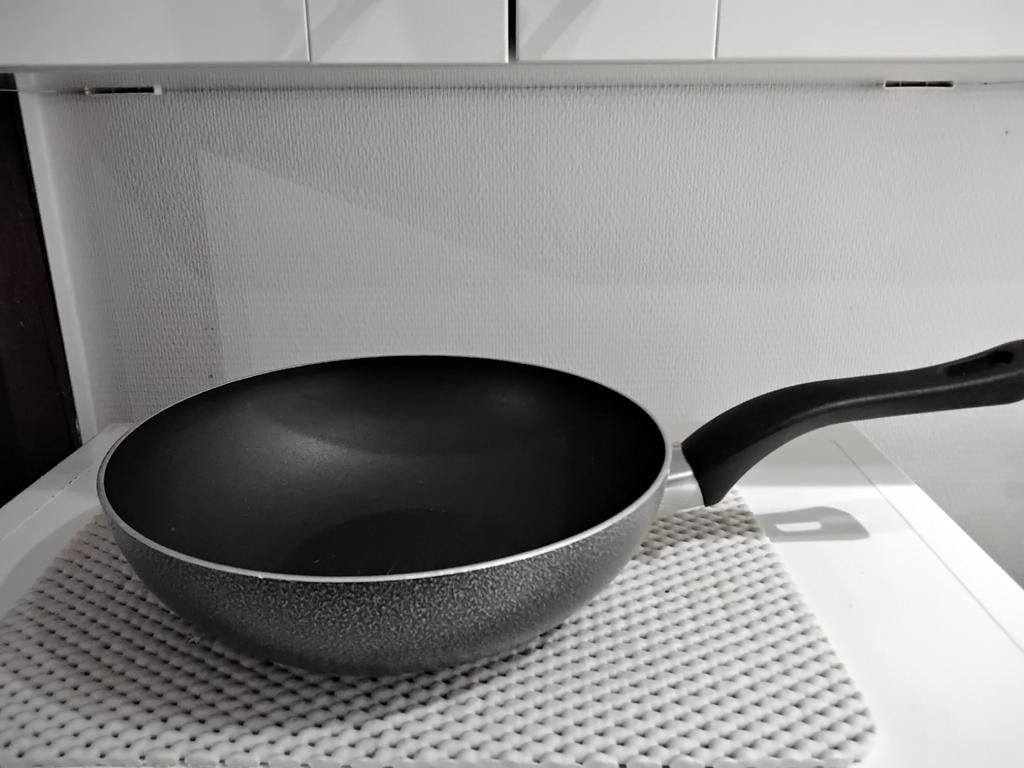 Petite poêle à  frire/poêle wok - Diamètre 24 cm Téflon, Enlèvement ou Envoi, Comme neuf, Wok
