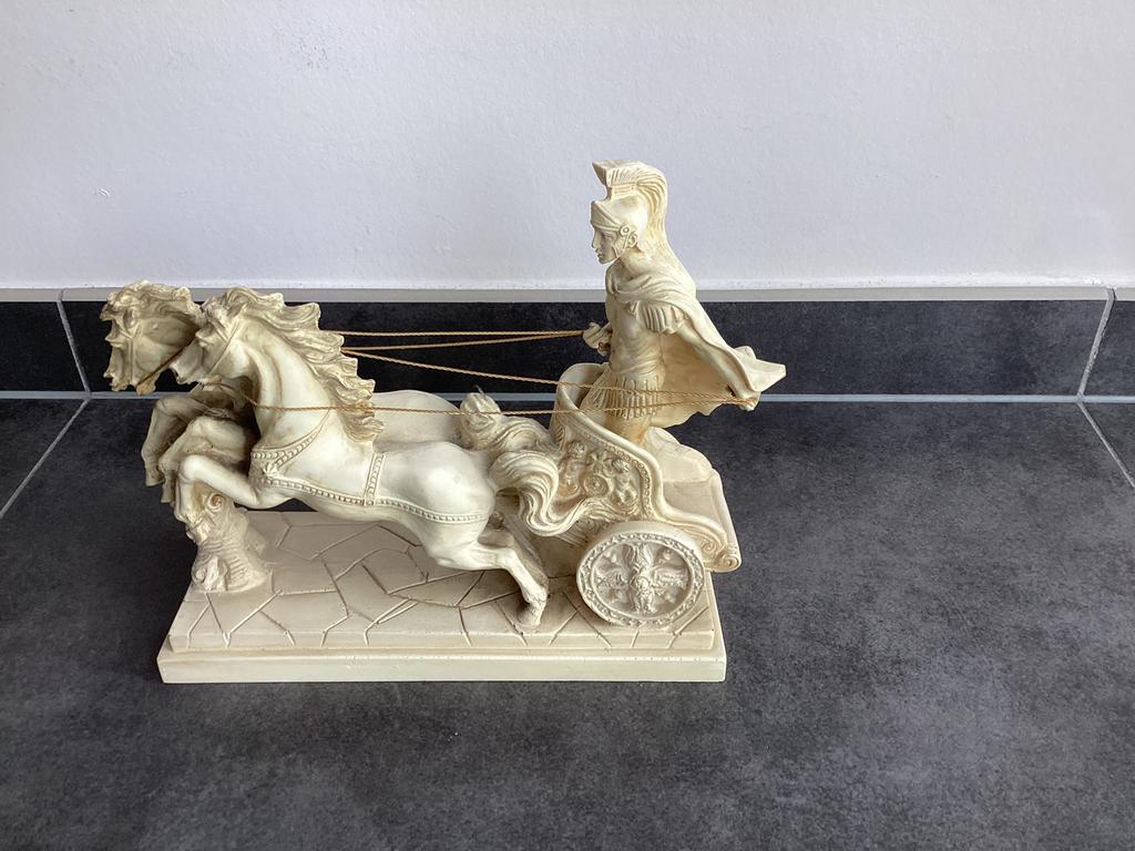 Romeinse strijdwagen, Ophalen