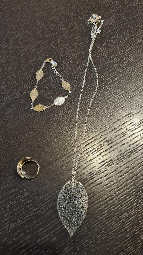Parure chaîne pendentif bracelet et bague, Neuf, Enlèvement ou Envoi, Avec pendentif, Autres matériaux
