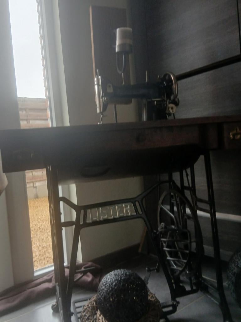 Oude naaimachine, Ophalen