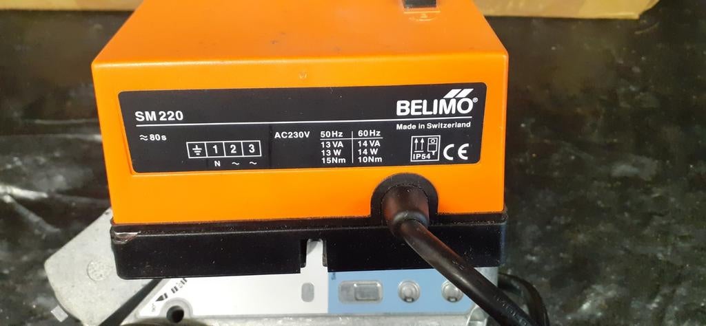 Servomotoren 220v, Doe-het-zelf en Bouw, Ophalen, Zo goed als nieuw
