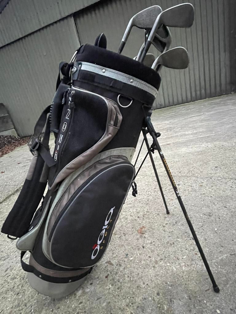 Twee golfzaken met clubs, Sport en Fitness, Golf, Ophalen, Gebruikt, Club, Mizuno