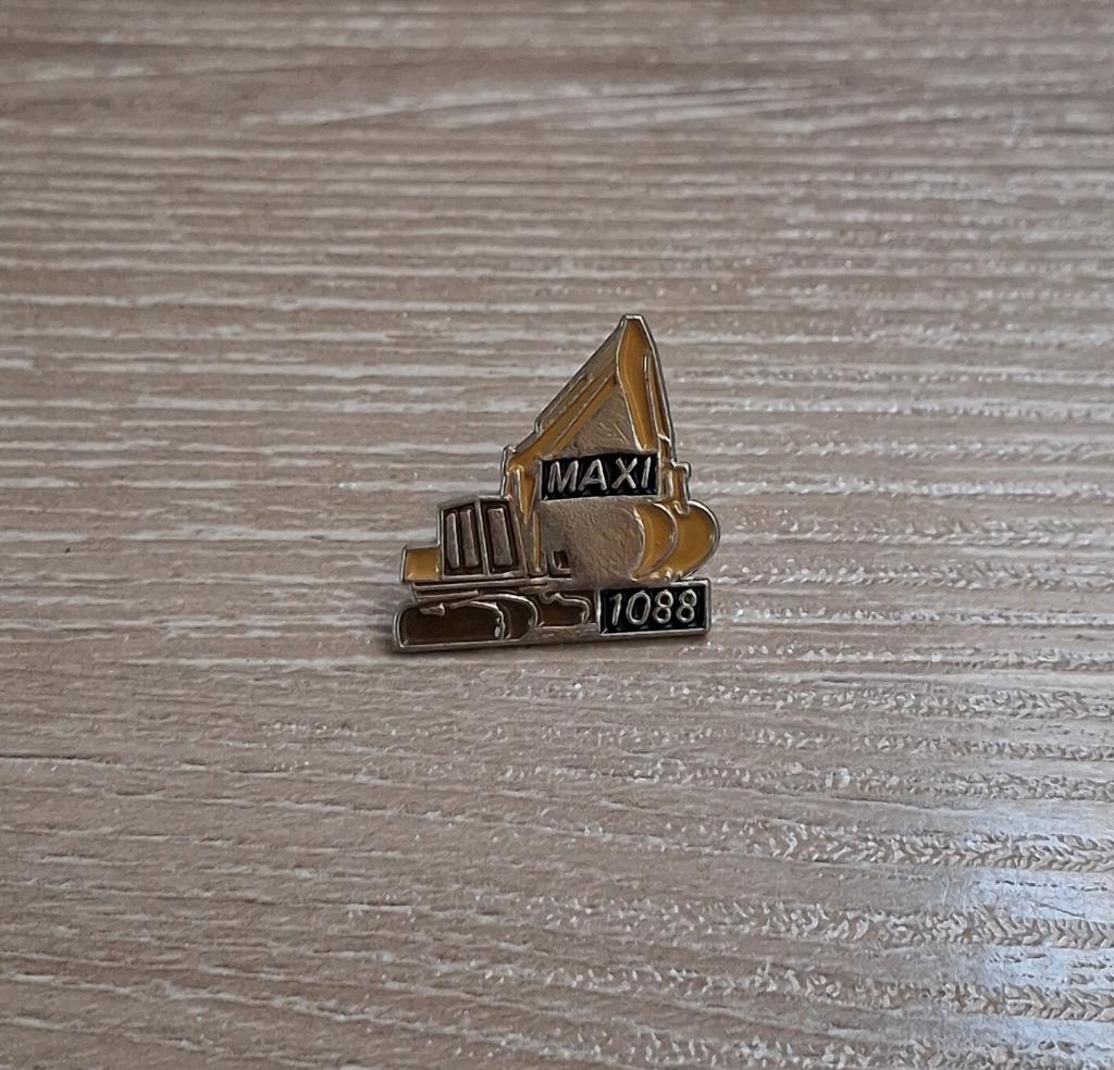 PIN - CASE POCLAIN 1088 MAXI - GRAAFMACHINE - BOUW, Envoi, Utilisé, Autres sujets/thèmes, Insigne ou Pin's