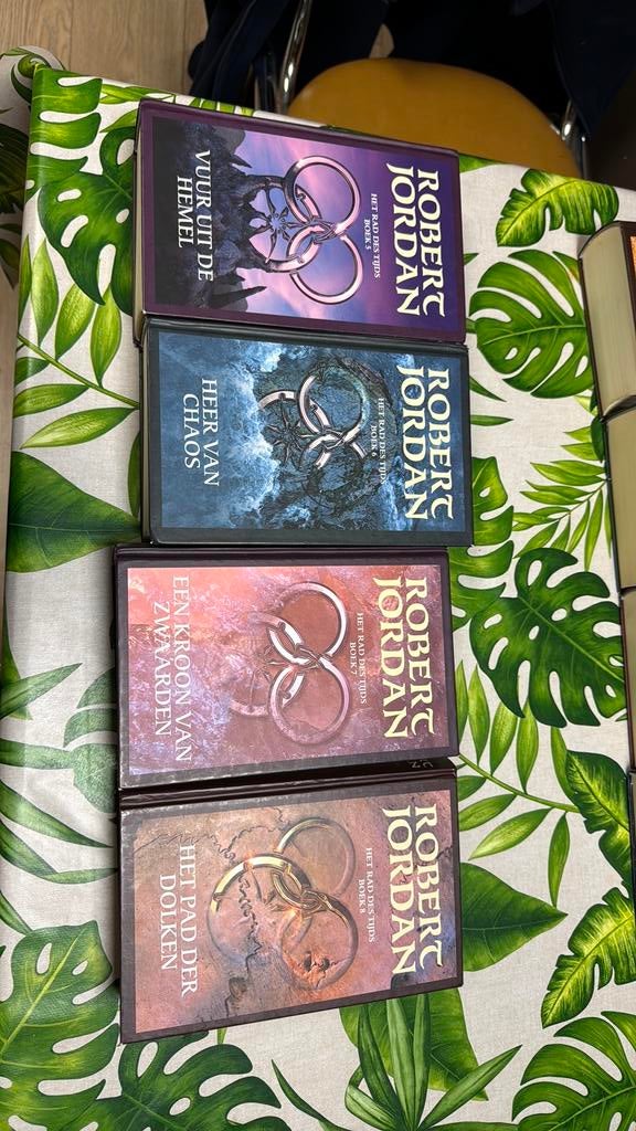 Robert Jordan - rad des tijds boek 5 tem 8, Ophalen of Verzenden, Robert Jordan