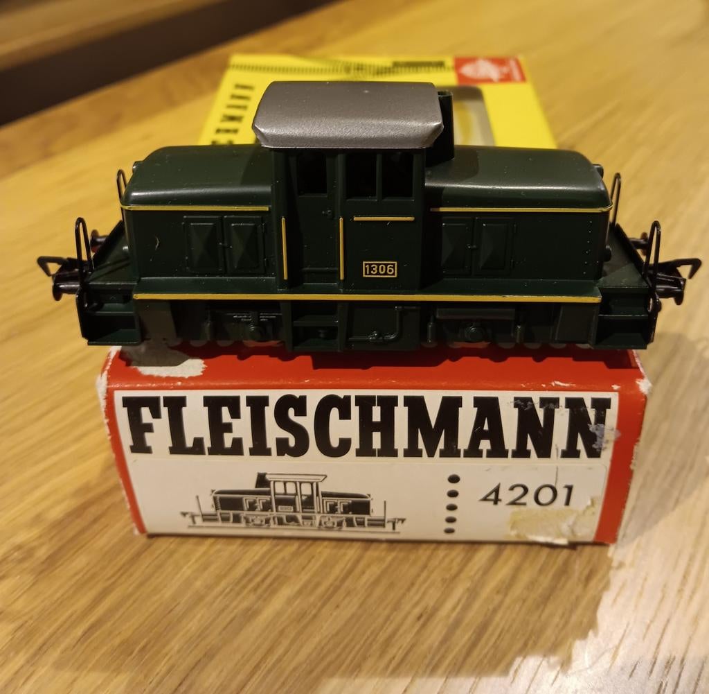 Fleischmann locomotief en 2 wagons, Hobby & Loisirs créatifs, Trains miniatures | Échelles Autre, Enlèvement, Locomotive, Fleischmann