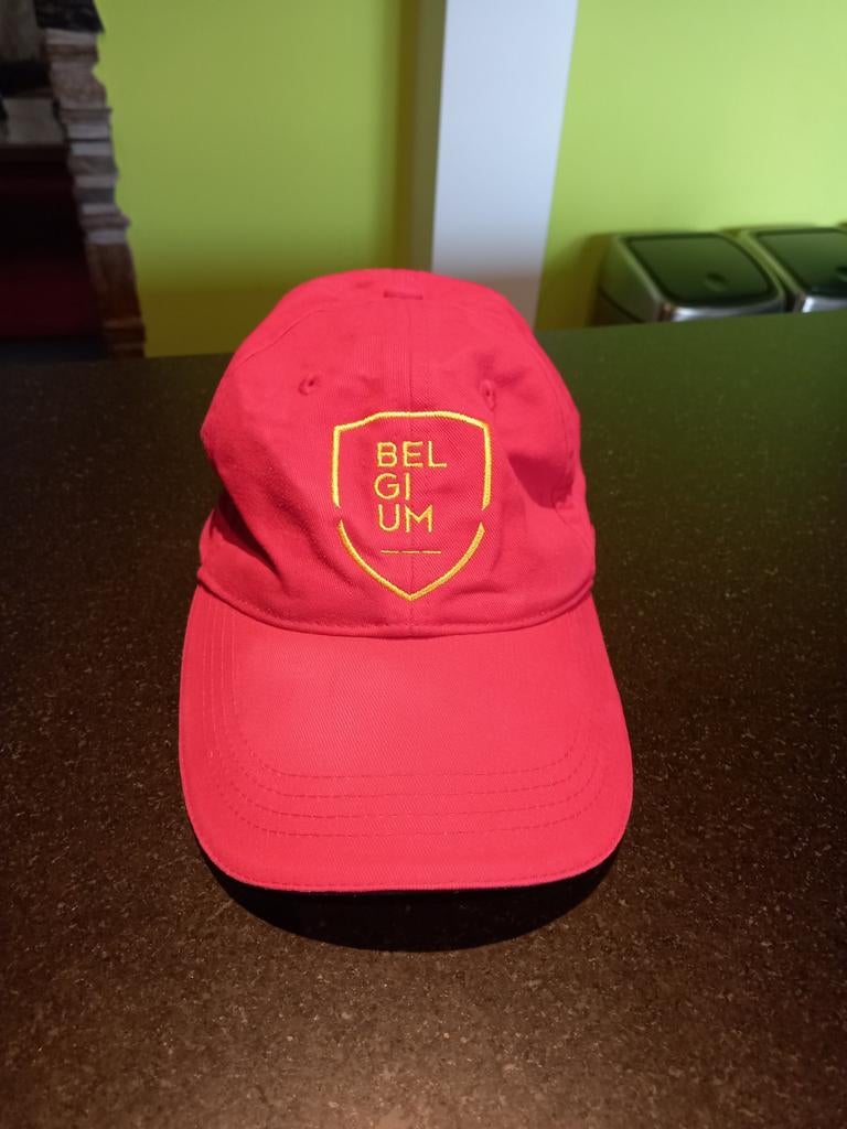 Belgium pet Kipsta, Ophalen of Verzenden, Gedragen