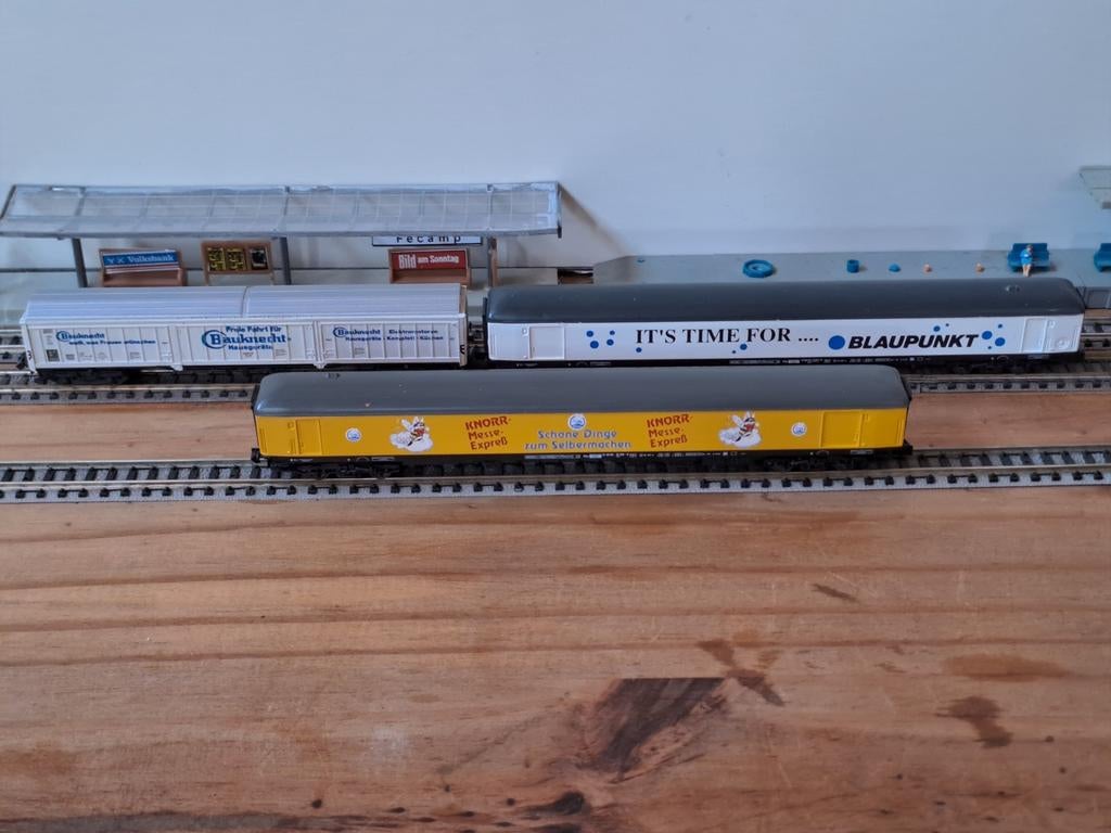 Schaal N 3 goederenwagonnen blaupunkt knorr bauknecht, Ophalen of Verzenden, Zo goed als nieuw, Arnold