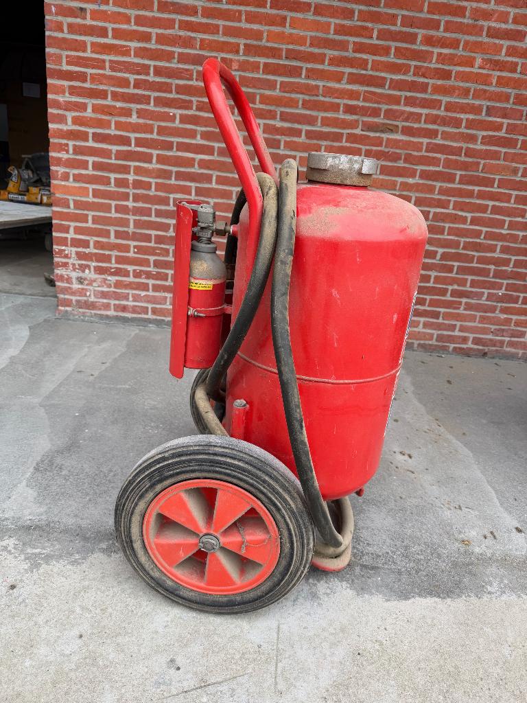 Brandblusapparaat - brandblusser - snelblusser, Huis en Inrichting, Brandblussers en Brandkasten, Ophalen, Brandblusser