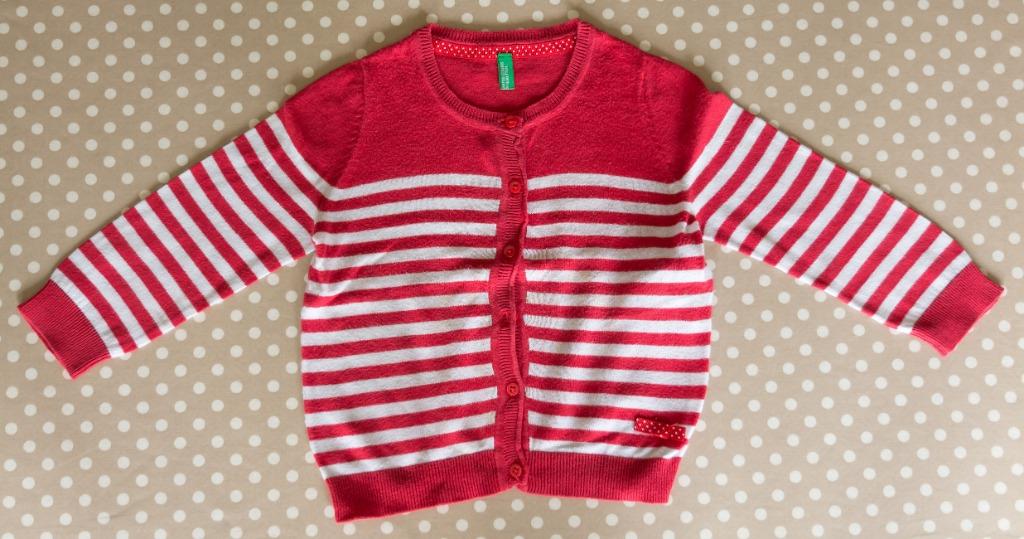 Rood-wit gestreept fijn golfje Benetton, mt 2 jaar, Enlèvement ou Envoi, Pull ou Veste, Utilisé, Benetton