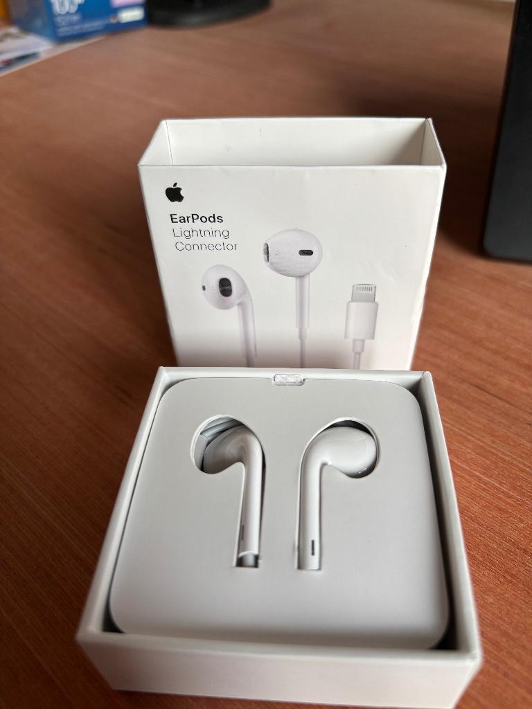 Apple EarPods filaires Lightning, Enlèvement ou Envoi, Comme neuf, Intra-auriculaires (In-Ear)