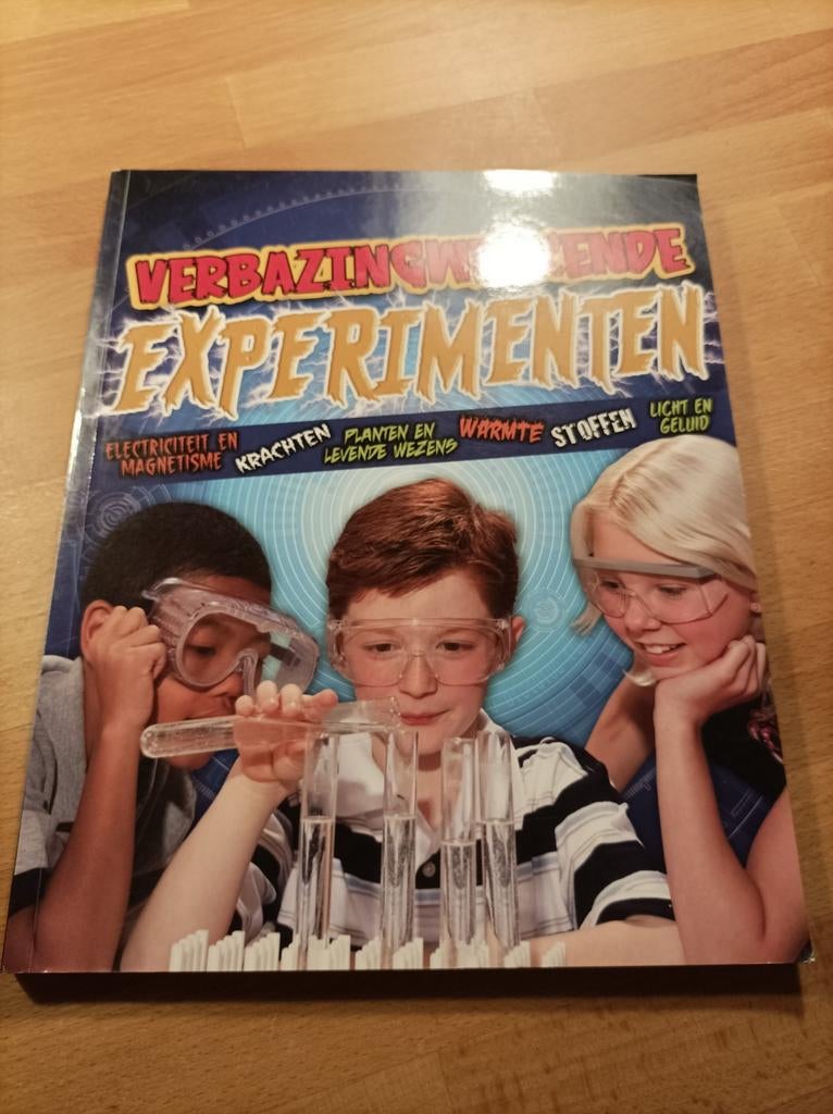 Verbazingwekkende experimenten., Ophalen of Verzenden, Zo goed als nieuw
