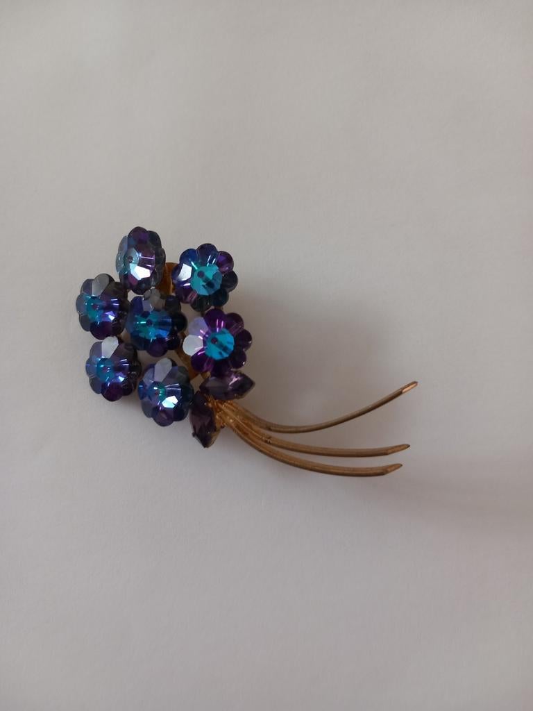 Belle broche en strass,  reflets bleus, Enlèvement ou Envoi