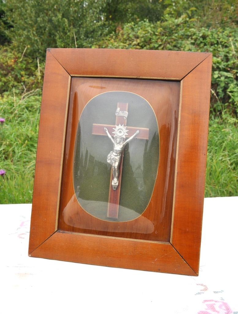 cadre bombé religieux rectangulaire avec crucifix, Enlèvement ou Envoi