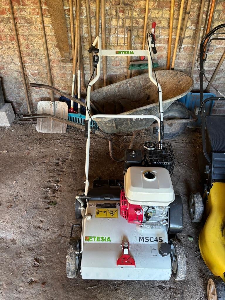 Scarificateur, Ophalen of Verzenden, Zo goed als nieuw, Benzine, Etesia moteur HondA MHHE