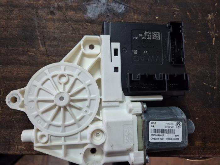 Moteur de vitre portière d'un Volkswagen Tiguan, Enlèvement ou Envoi, 3 mois de garantie, Utilisé, Volkswagen